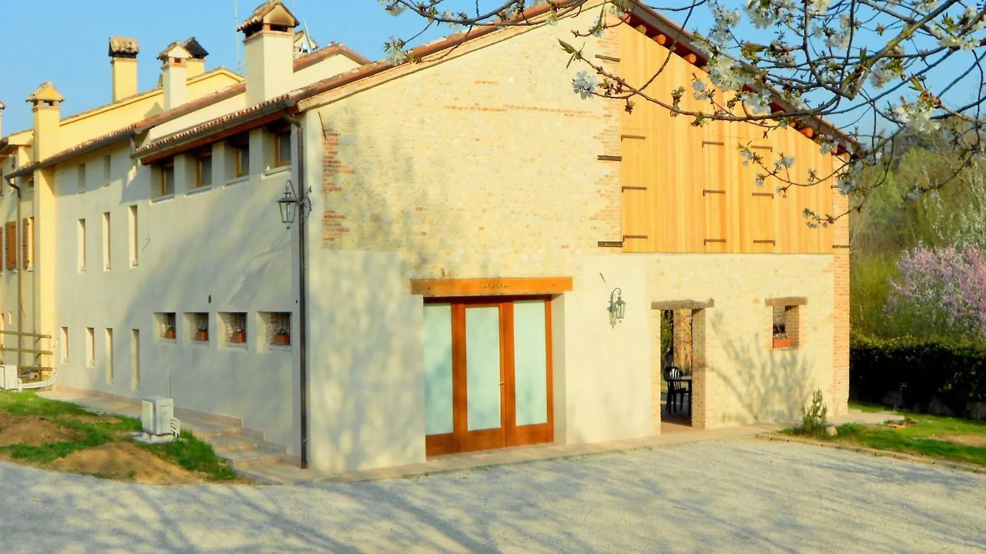 Modern Farmhouse In Pagnano Italy Near Forest Asolo