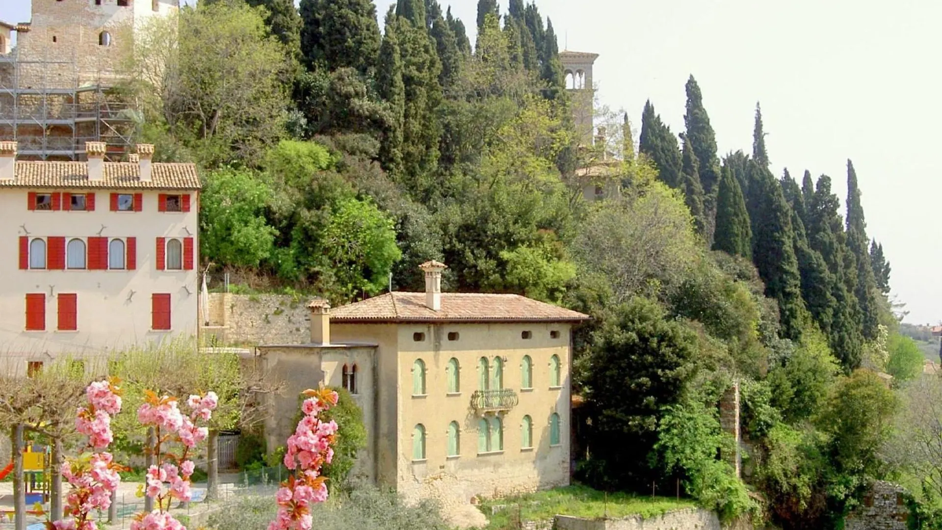 Modern Farmhouse In Pagnano Italy Near Forest Holiday home
