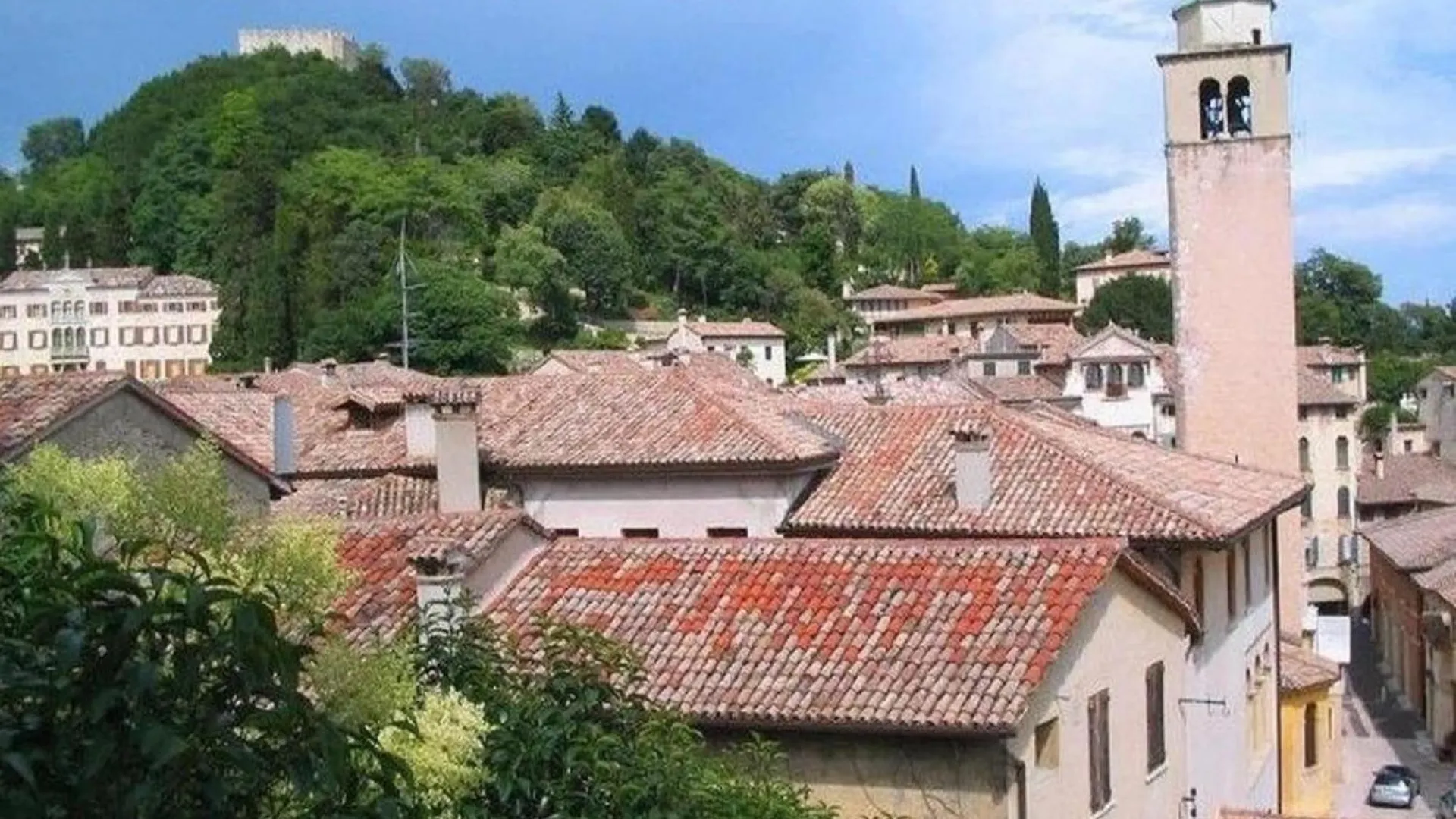 Holiday home Modern Farmhouse In Pagnano Italy Near Forest